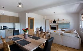 Seasons Apartmani